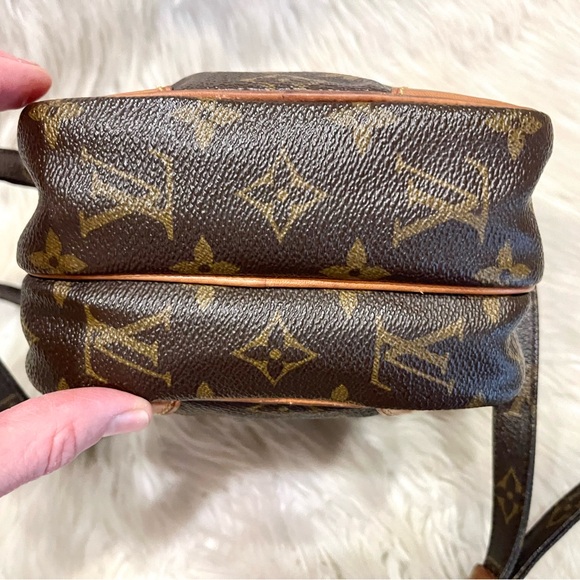 Authenticated Louis Vuitton Amazon Crossbody Shoulder Bag Tote Purse - Picture 8 of 14